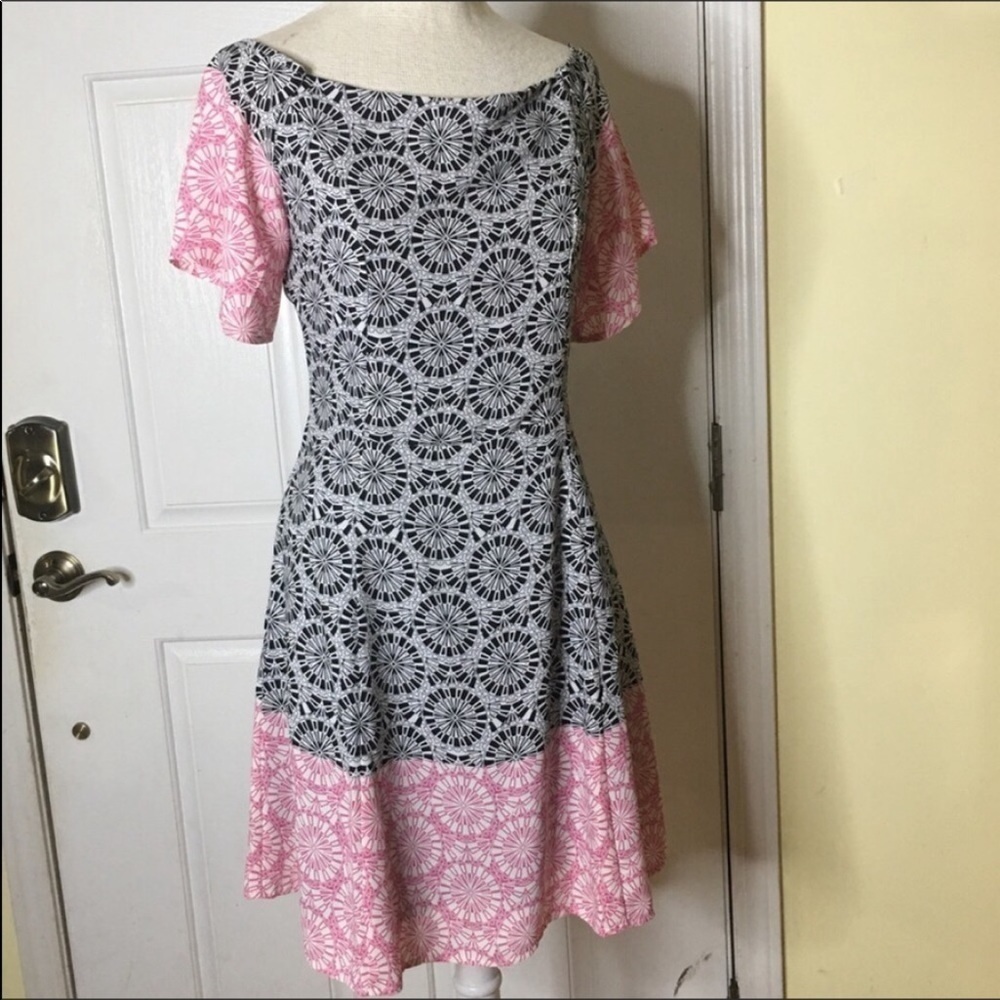 Gorgeous spring cold shoulder dress - Picture 1 of 6